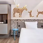 H+ Hotel