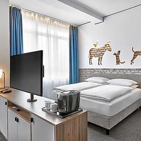 H+ Hotel 4*