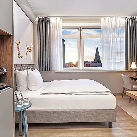 H+ Hotel 4*