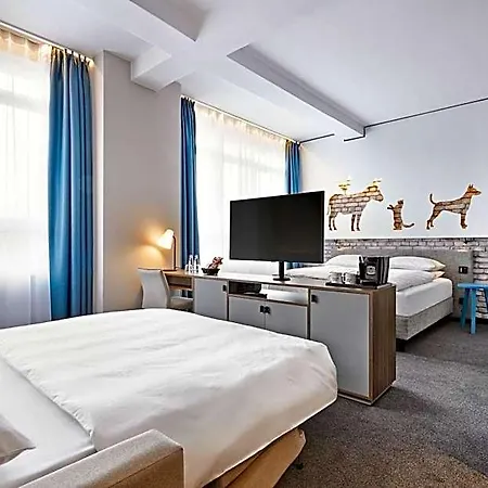 H+ Hotel