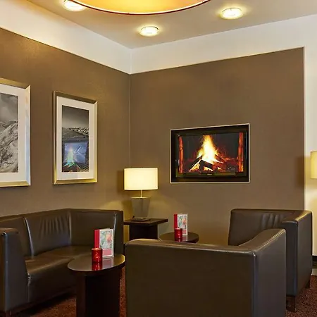 Hotel H+